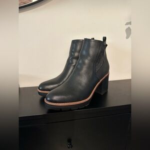 Naturalizer Madalynn Black Ankle Boots